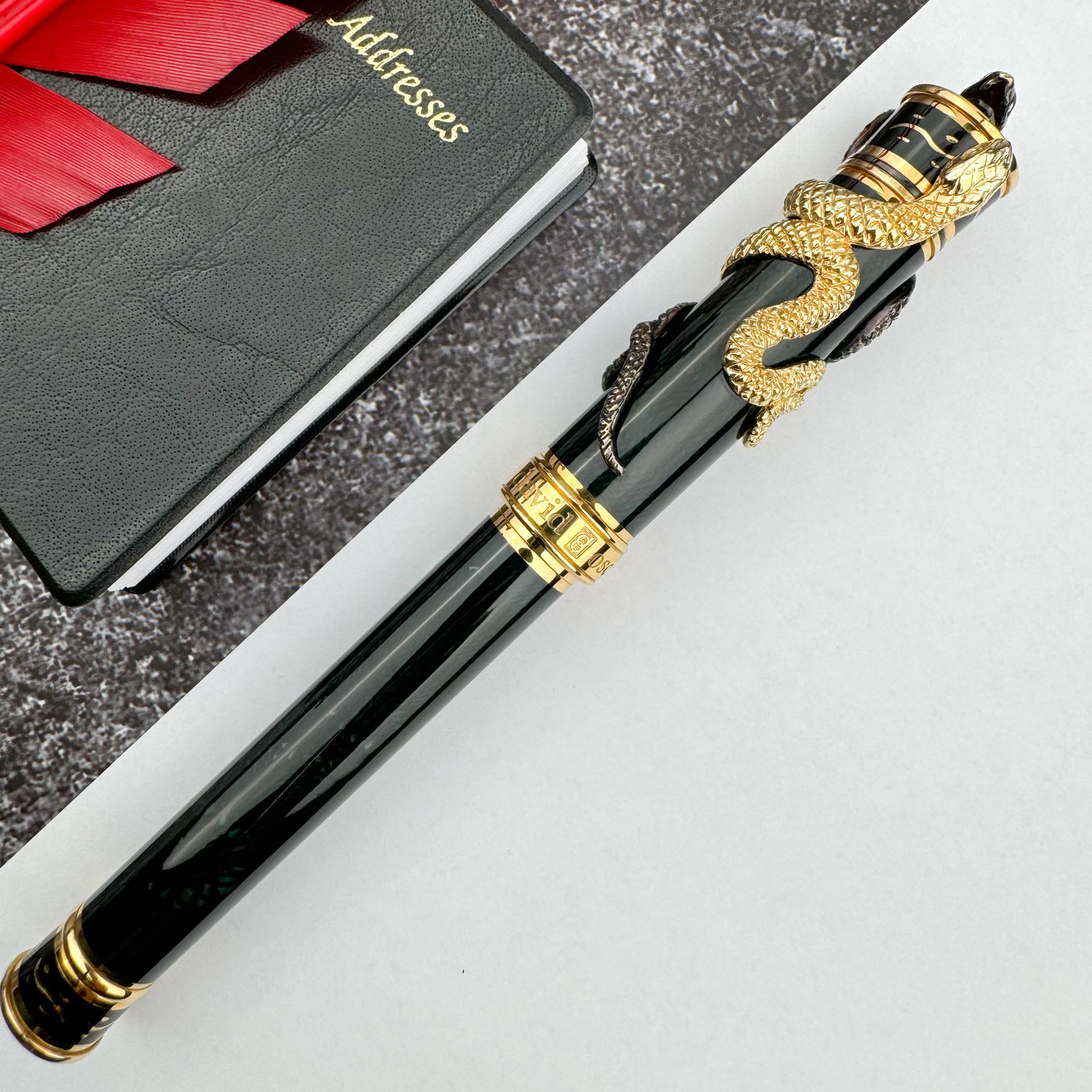 David Oscarson Black Water Snake Fountain Pen - Translucent Green and Opaque Black in Gold Vermeil (Limited Edition #21/88)