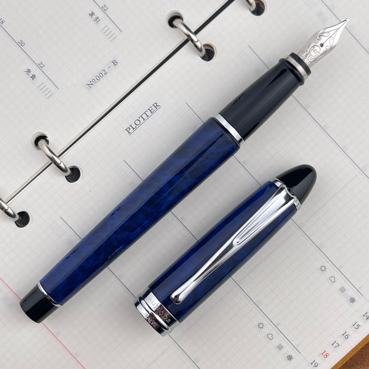 Aurora Ipsilon Fountain Pen - Blue Lacquer