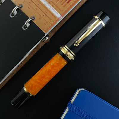 Delta DV Original Oversize Fountain Pen (14kt Gold)