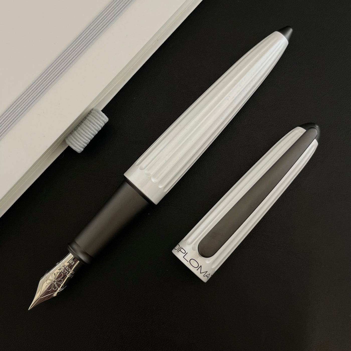 Diplomat Aero Fountain Pen - Lacquered White