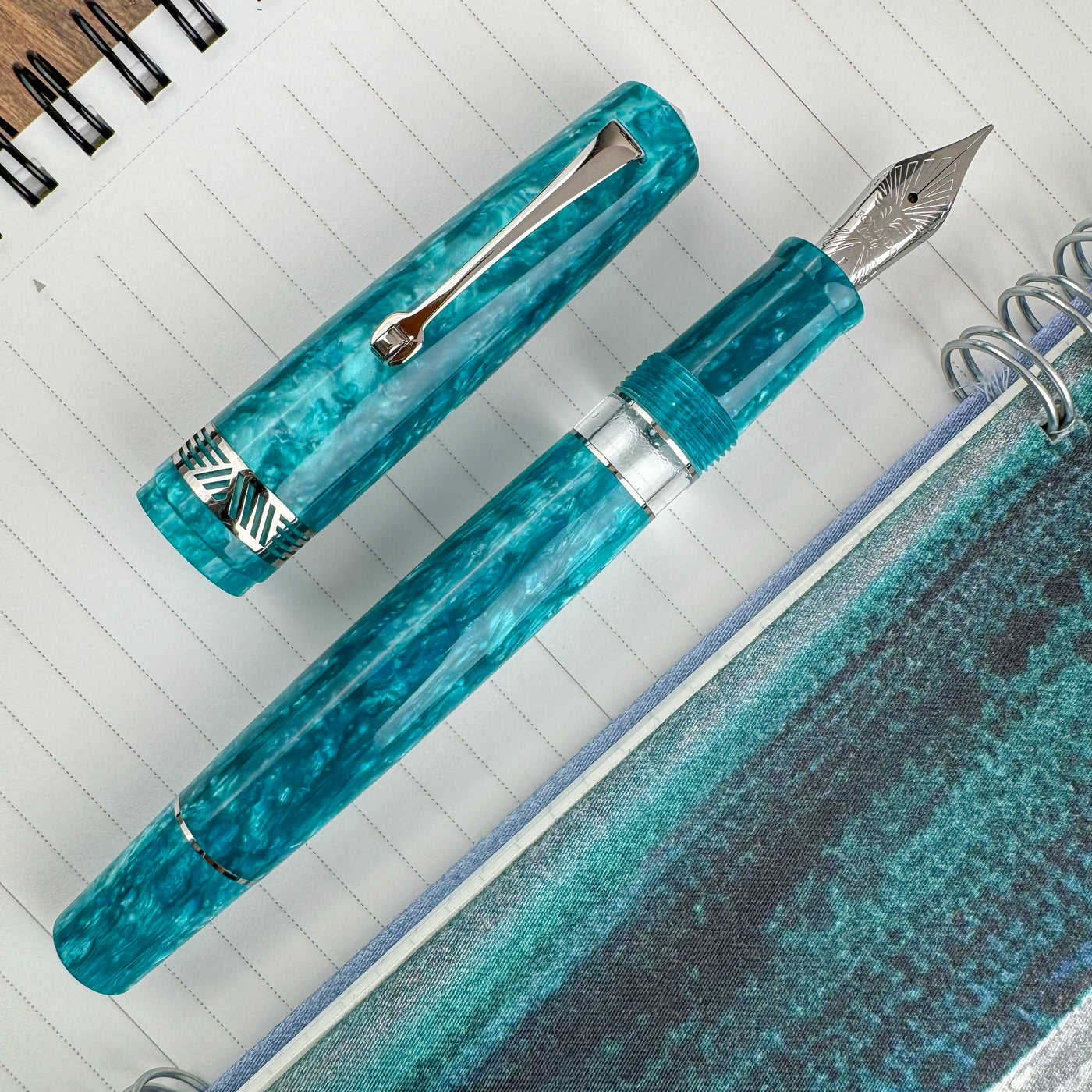 Leonardo Momento Magico Fountain Pen - Emerald w/ Silver Trim