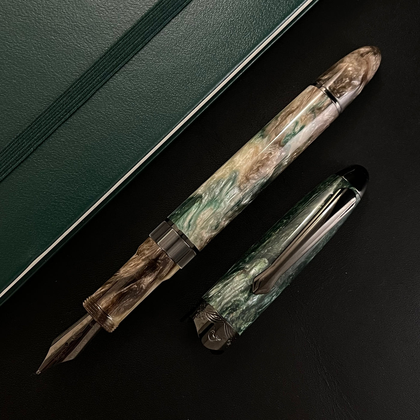 Nahvalur (Narwhal) Horizon Fountain Pen - Twilight