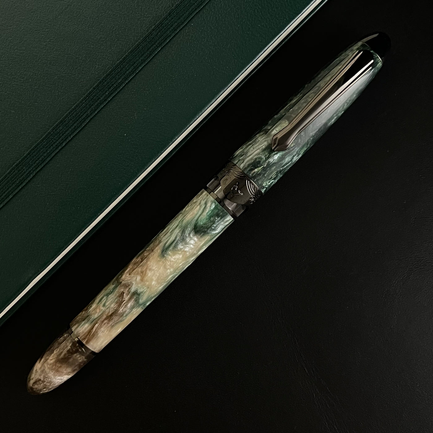 Nahvalur (Narwhal) Horizon Fountain Pen - Twilight