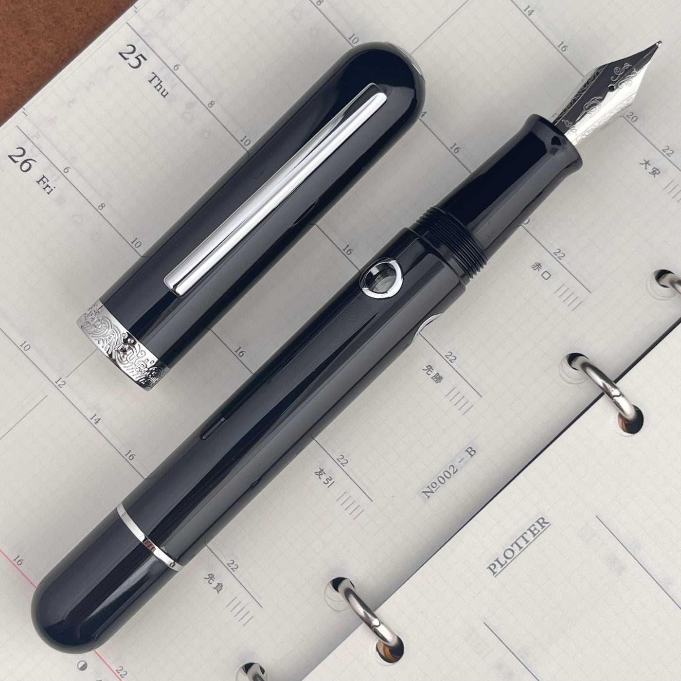 Nahvalur (Narwhal) Nautilus Fountain Pen - Cephalopod Silver