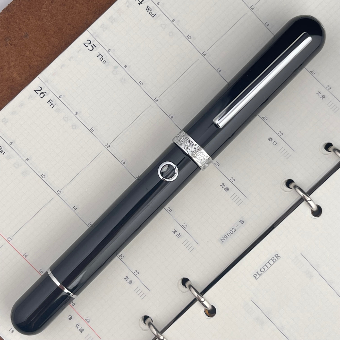 Nahvalur (Narwhal) Nautilus Fountain Pen - Cephalopod Silver