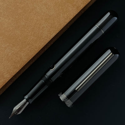 Nahvalur (Narwhal) Nautilus Fountain Pen - Cephalopod Black