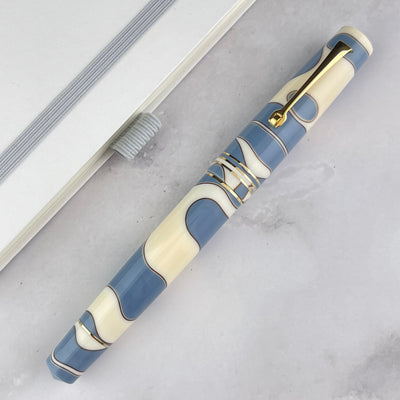 Leonardo Momento Zero Fountain Pen - Nuvola w/ Gold Trim