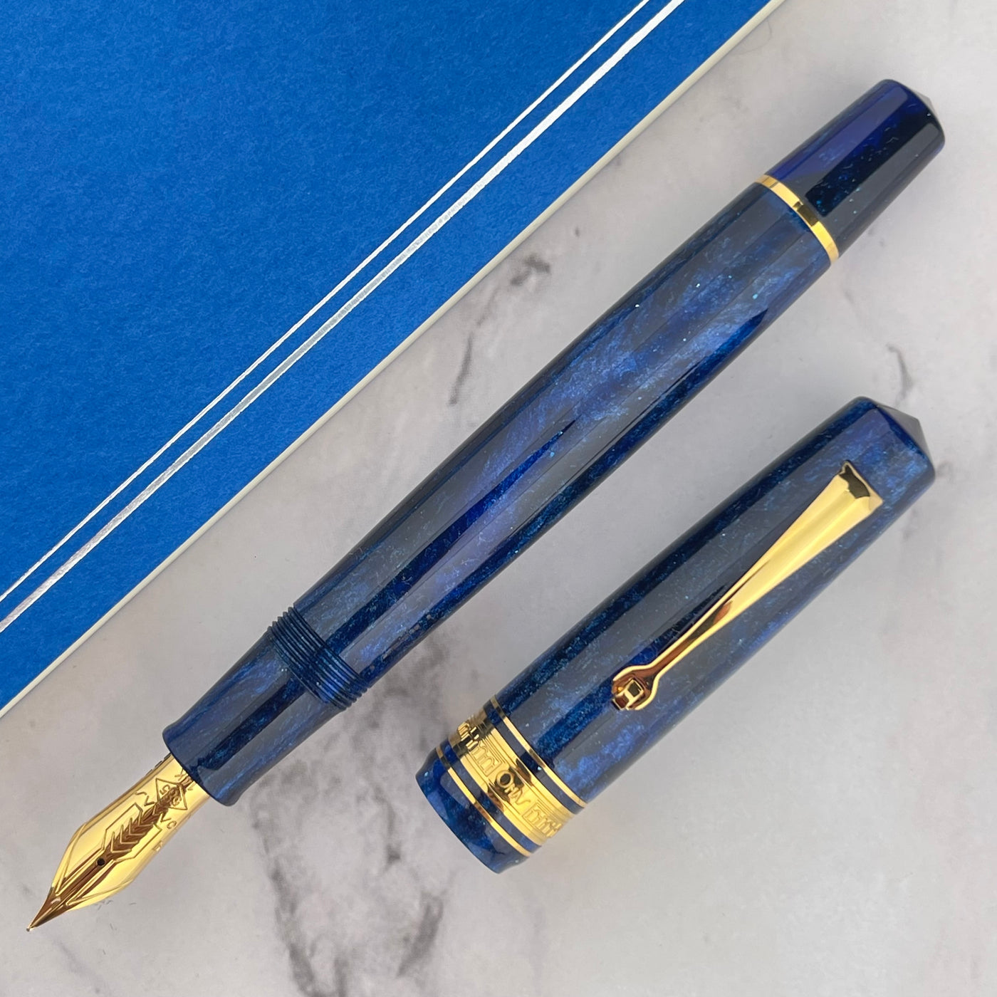 Omas Bologna Fountain Pen - Azzurro Diamante