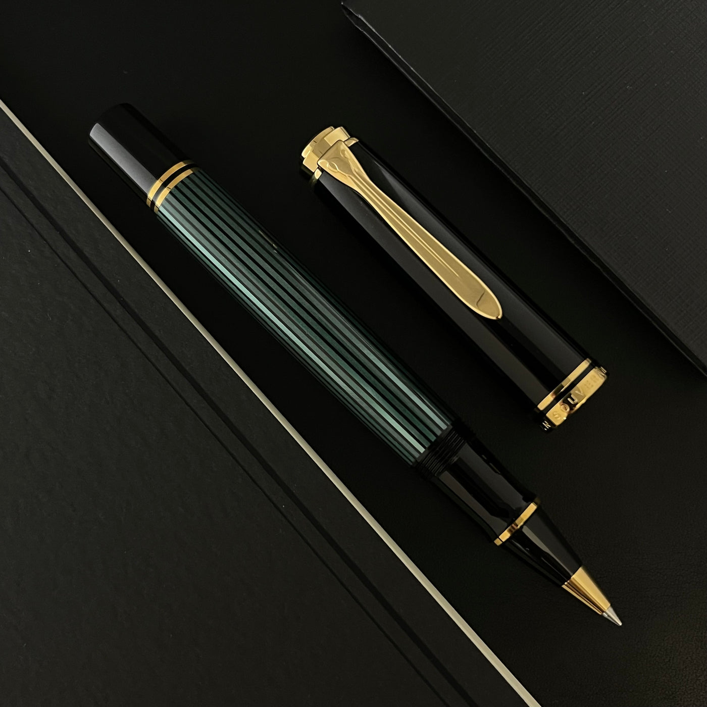 Pelikan Souveran R800 Rollerball Pen - Black-Green