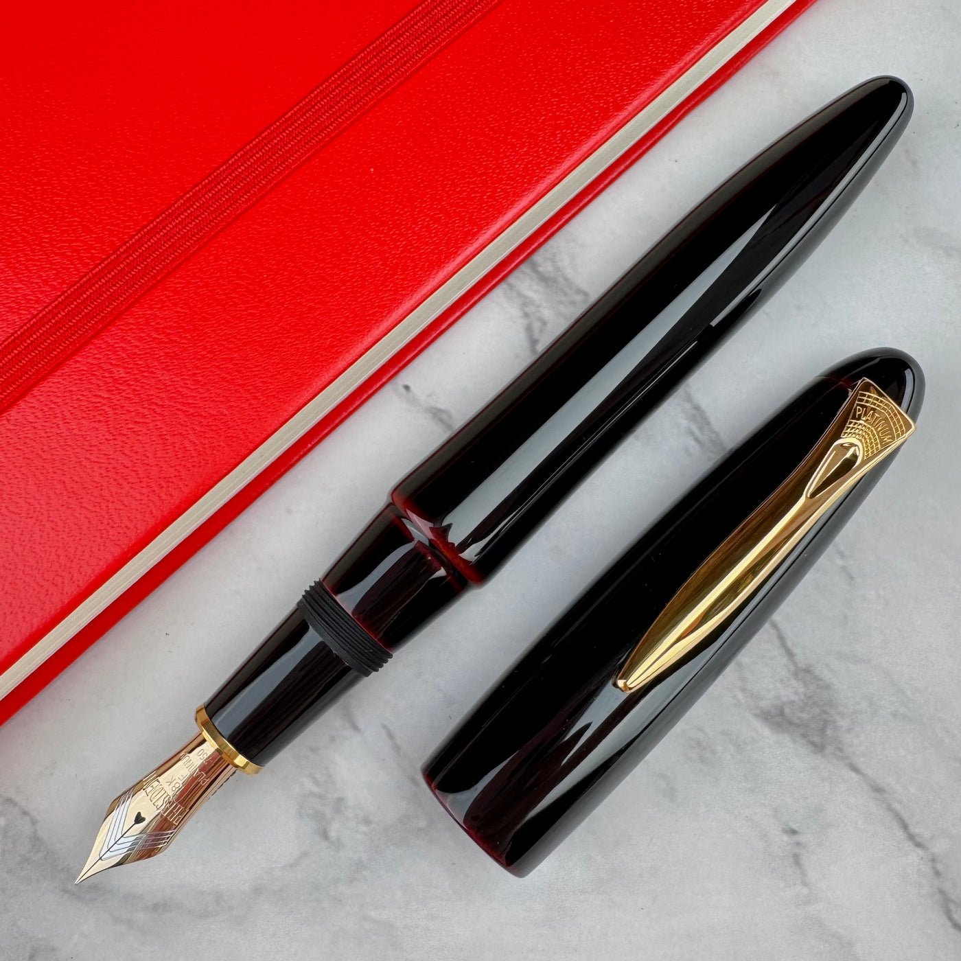 Platinum Izumo Fountain Pen - Akatame (Red)