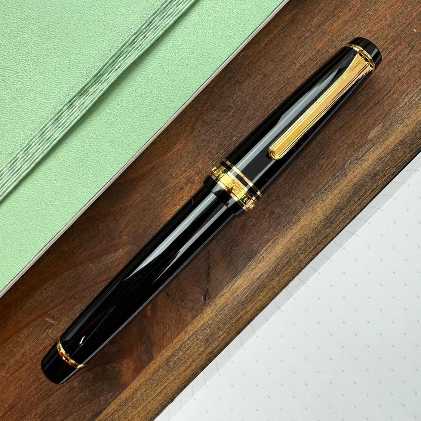 Sailor Pro Gear Fountain Pen - Black w/ Gold