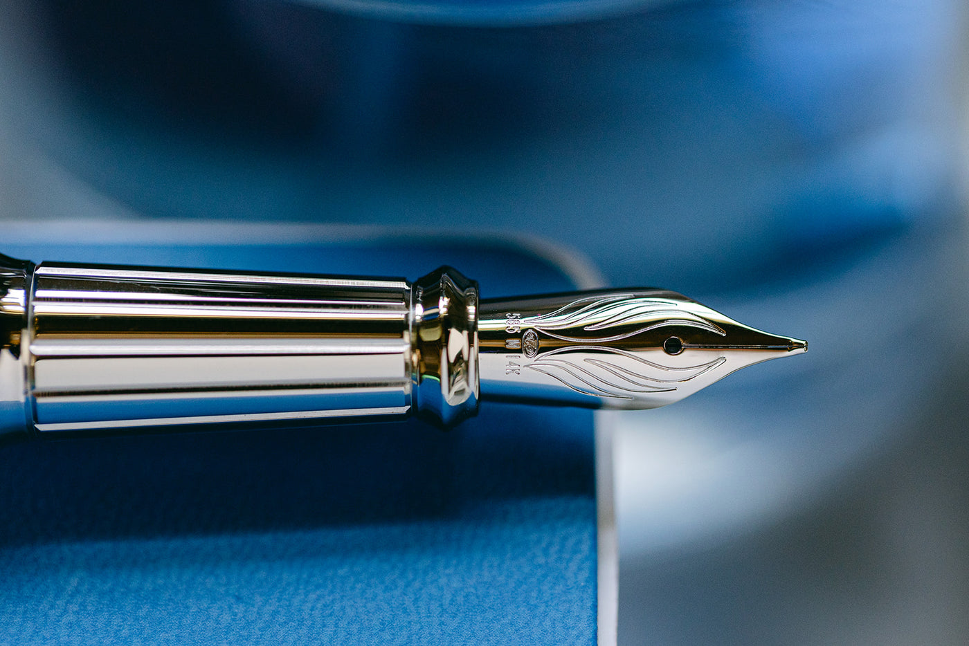 S.T. Dupont Line D Eternity XL Fountain Pen - Diamond Head Palladium