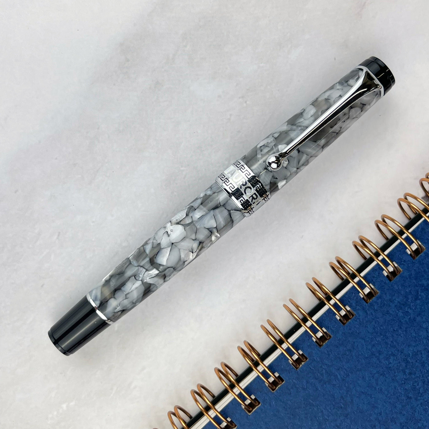 Aurora Optima Auroloide Fountain Pen - Nero Perla