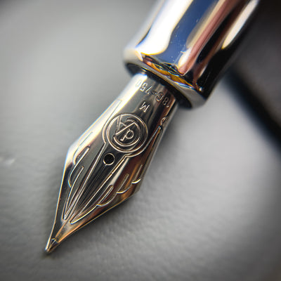 Caran d'Ache LÉMAN Fountain Pen - Grand Bleu w/ Silver Trim - | Atlas Stationers.