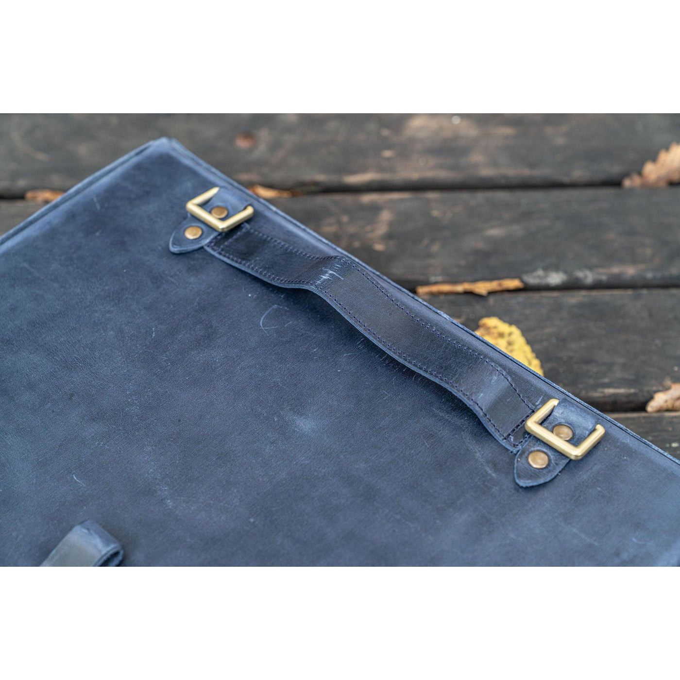 Galen Leather Writer's Medic Bag - XLarge Crazy Horse Navy Blue | Atlas Stationers.