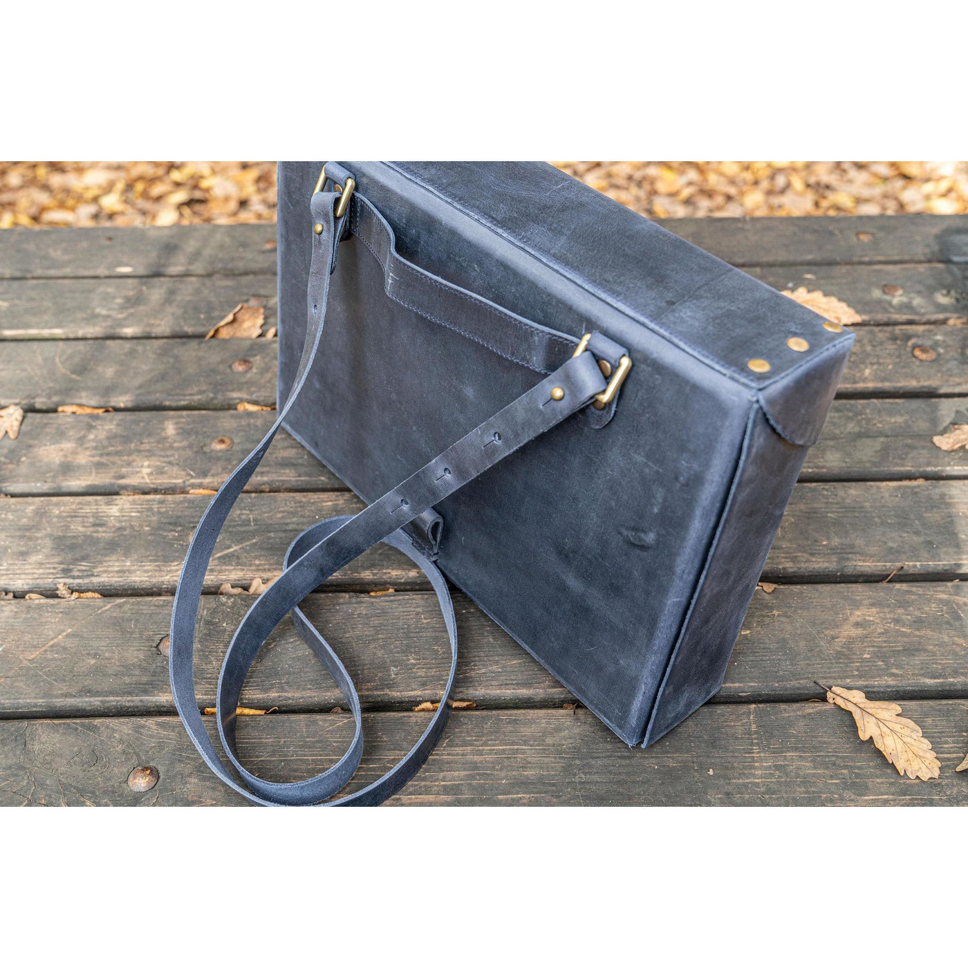 Galen Leather Writer's Medic Bag - XLarge Crazy Horse Navy Blue | Atlas Stationers.